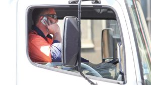 Read more about the article Mobile Phone Usage Rules For Truck Drivers