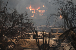 Read more about the article Fires Strike a Blow to the Anaheim Hills: At Least 10 Killed and More than 5000 Homes Evacuated